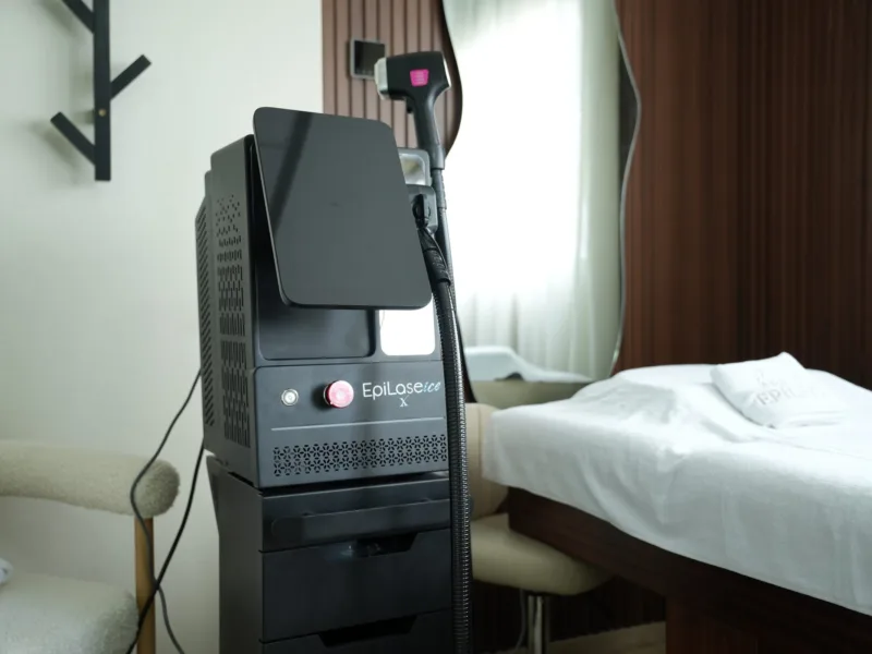 Laser d’épilation définitive EpiLase Ice dans une cabine du centre Epilfit à Casablanca